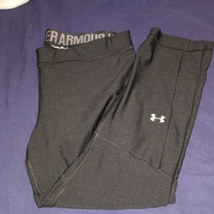 Black capri under armour leggings